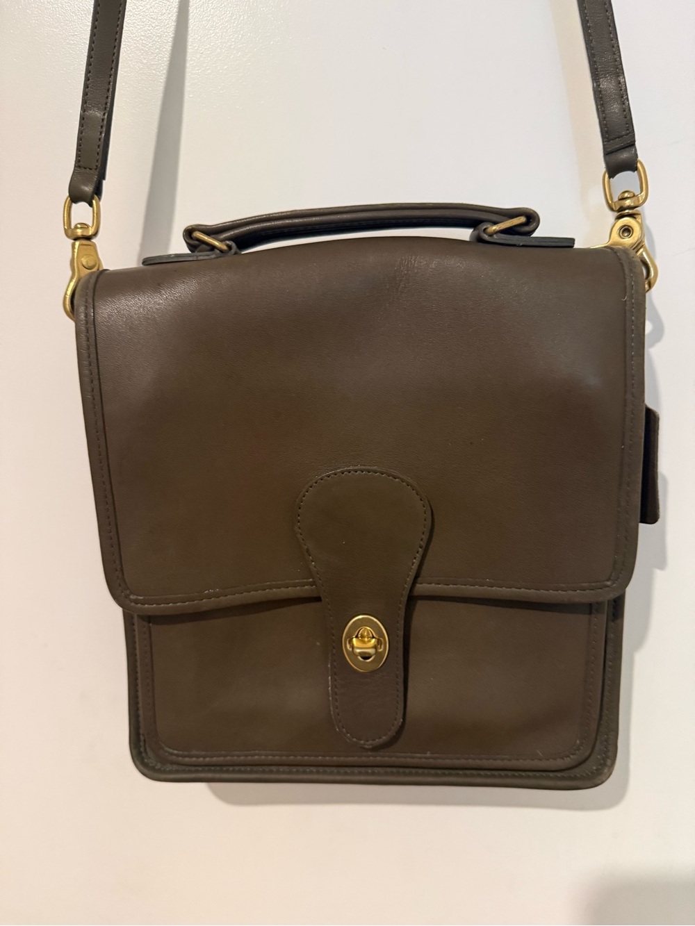 Vintage Coach Station Bag 0501-306 Olive Green Leather Crossbody USA Made